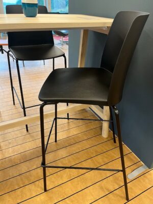 Polytone Barstol, genbrugsplast - Bredde 56 cm, Dybde 55 cm, Højde 115,5 cm, Siddehøjde 76 cm