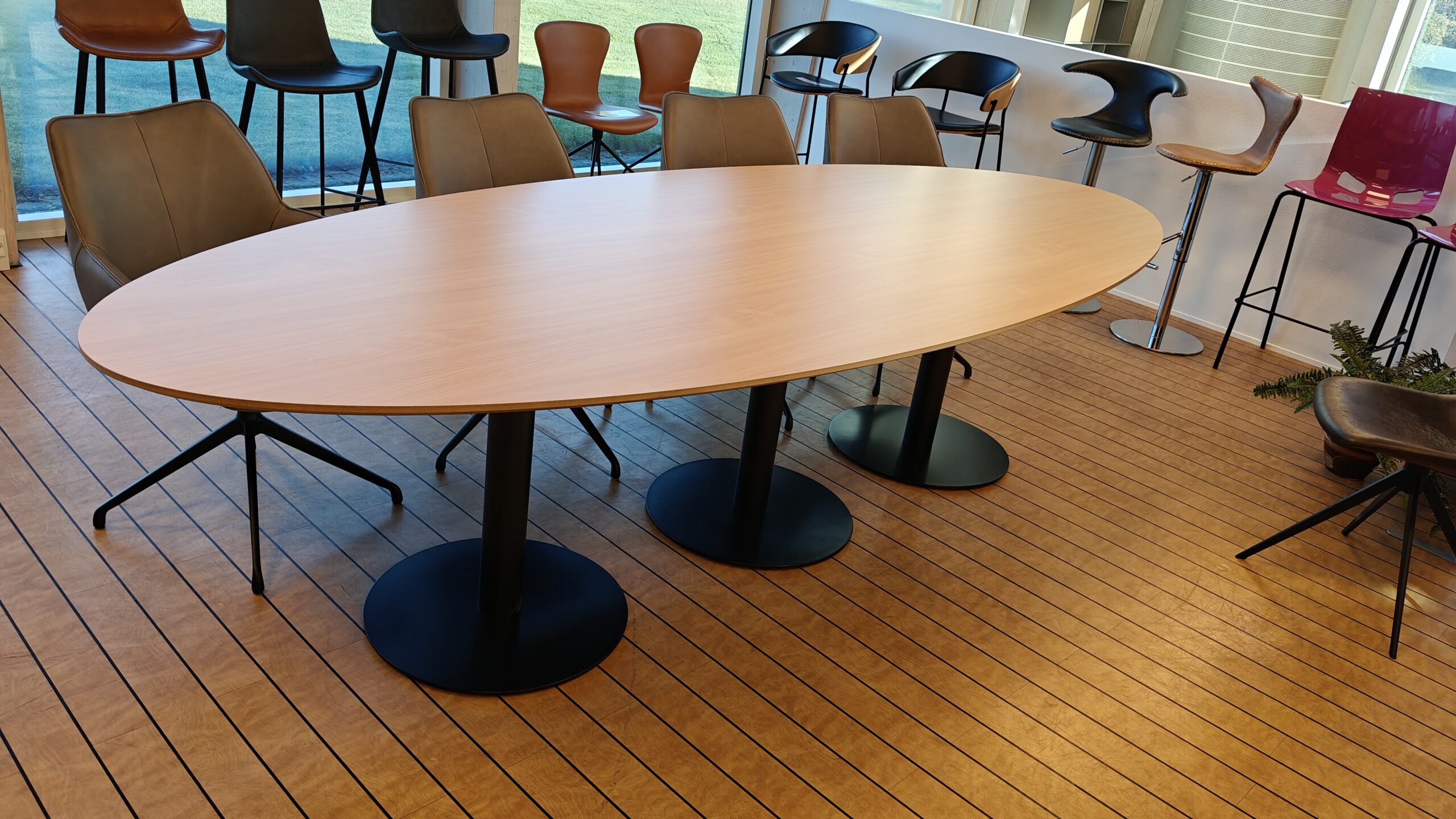 Ellipse mødebord, – 300 x 120 cm – Udstillingsmodel! - Billede 2
